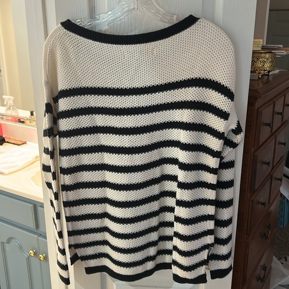 Ann Taylor LOFT Navy and White Open Knit SZ M Striped Crew Neck Sweater - Picture 3 of 5